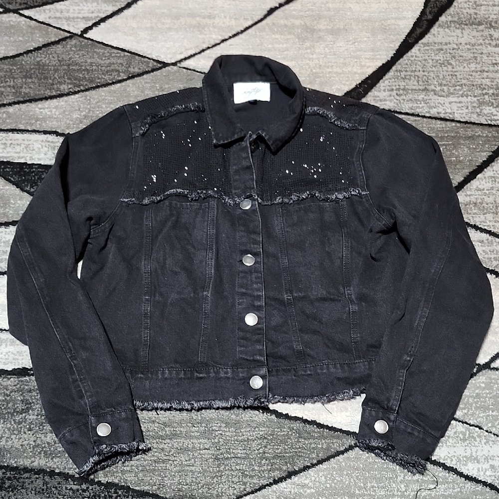 DAYTRIP BUCKLE BLACK STUDDED RHINESTONES RAW-EDGE BUTTON DENIM JACKET LARGE